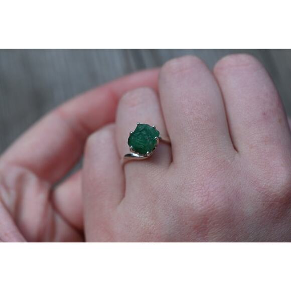 Emerald ring, Natural Emerald engagement Ring sterling silver simple minimalist - Picture 4 of 7
